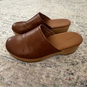 Universal Thread Brown Leather Clogs